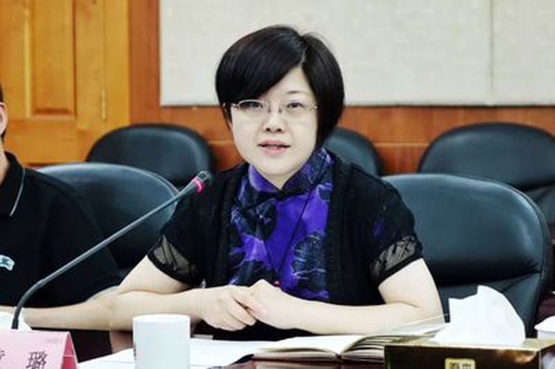 绝了黄璐官宣恋情居然是他还拿主题曲配图这操作真看