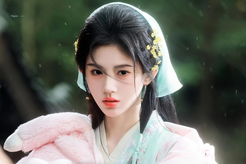 绝了！鞠婧祎《来战》片场花疑放，神仙镜头下居然藏着这些微妙拉扯？