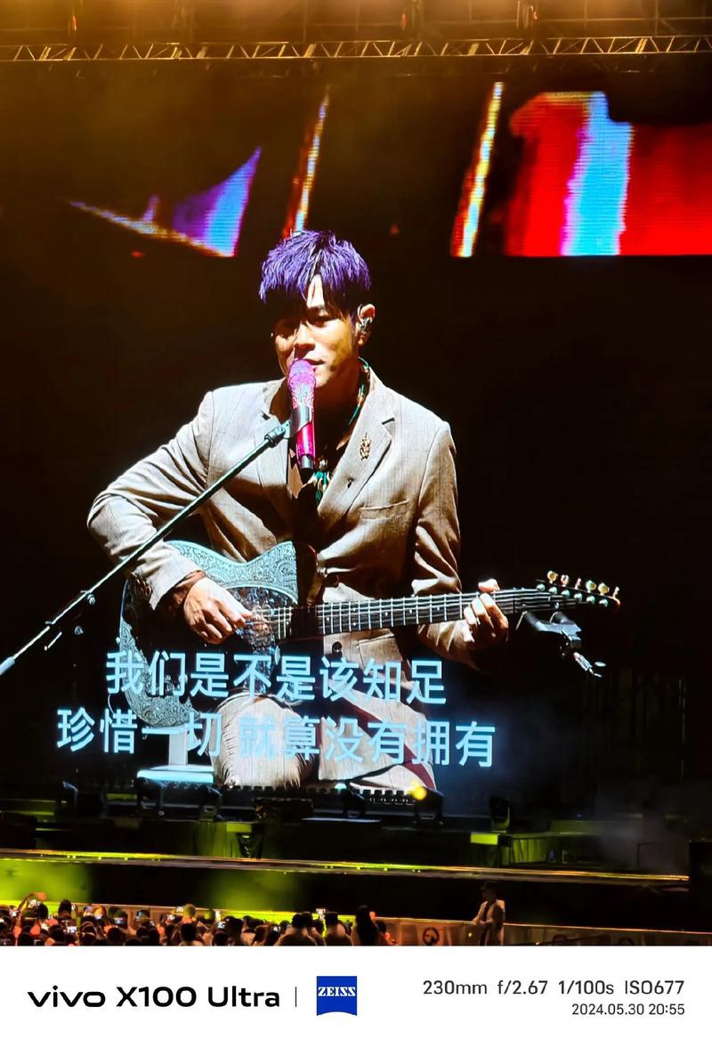 杰伦小凯合照太绝!两代顶流同框真是大破防