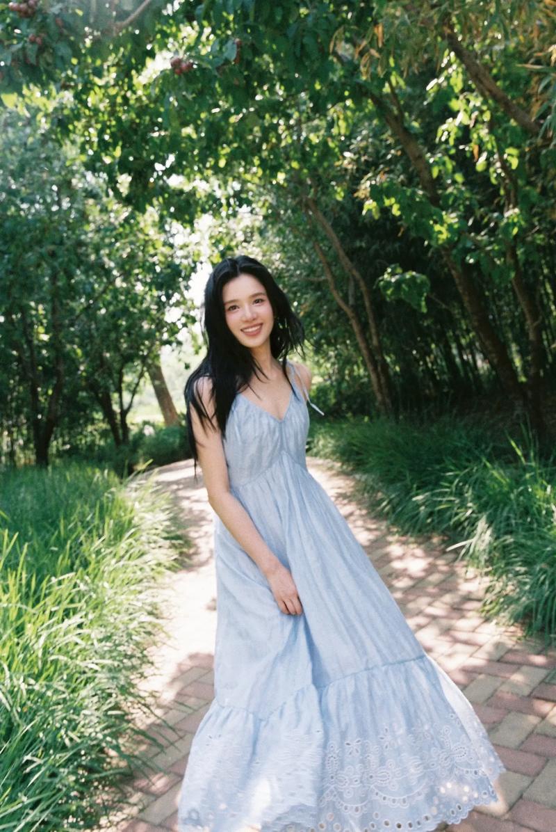 笑不活了！张婧仪喷防晒喷出杀虫剂气势 《野狗骨头》花絮太搞笑